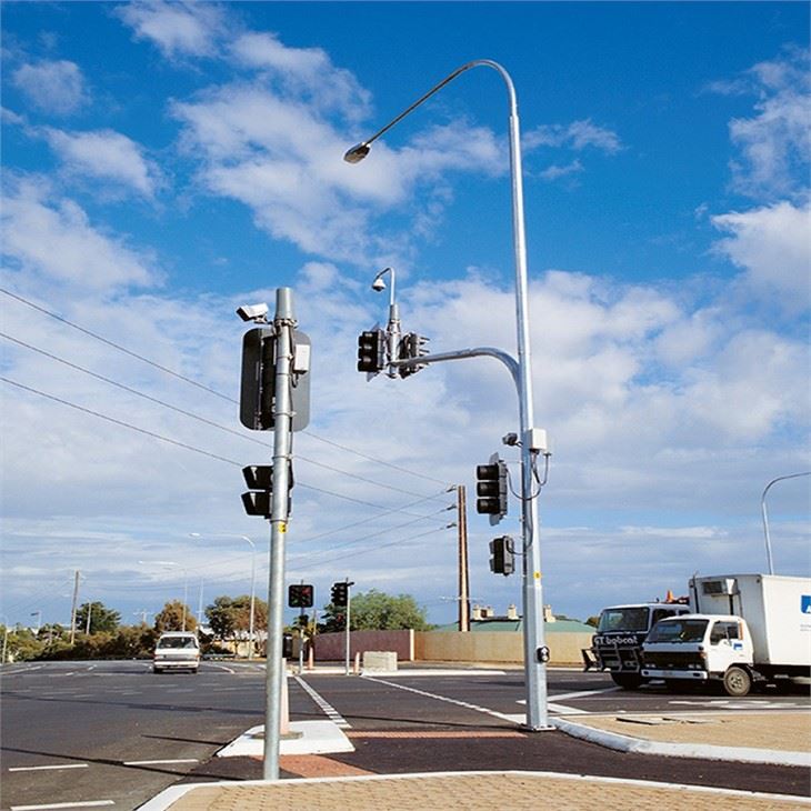 Traffic-Light-Pole-With-Many-Traffic-Lights-For-Different-Directions